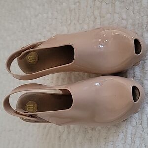 Melissa Nude rubber jelly heel, grommet detail, peep toe 8 artsy